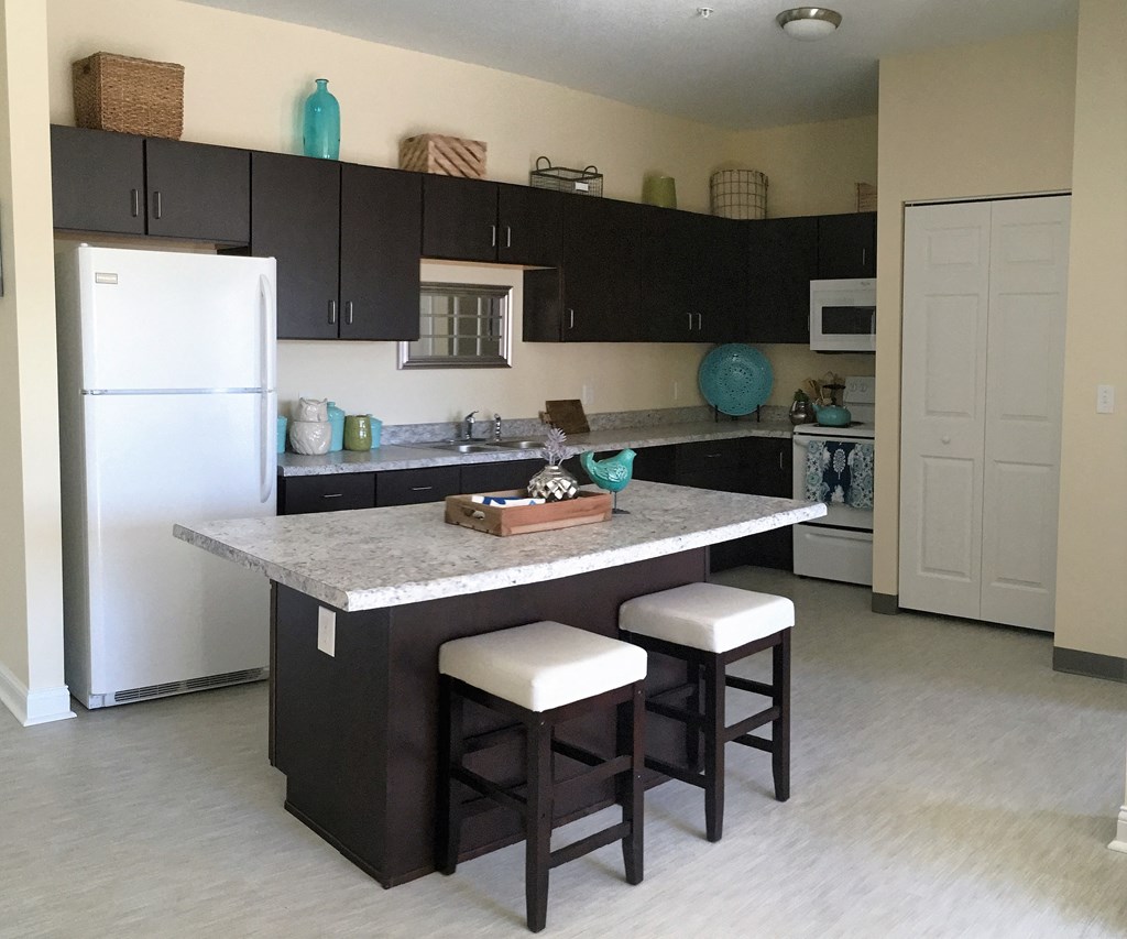 Harbor Woods Living At Brunswick Apartments, 4255 Center Road
